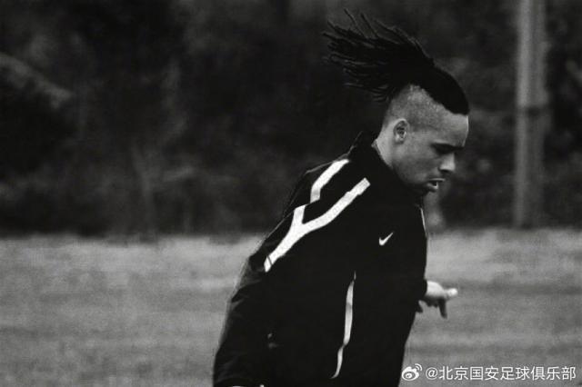 小米拉夺冠遭冷遇波兰人端盘四姐变二姐,伦敦赛郑钦文战手下败将