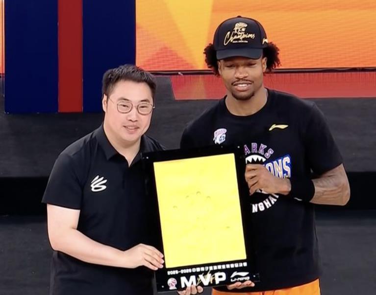 一中校草转战麻涌，市联赛唯一现役CBA球员，后续是否出场仍需看龙狮安排