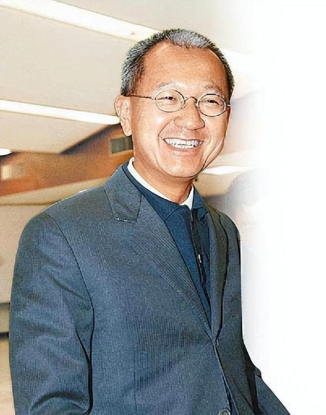 三盘鏖战力克前温网冠军,穆霍娃时隔四年重返温网八强